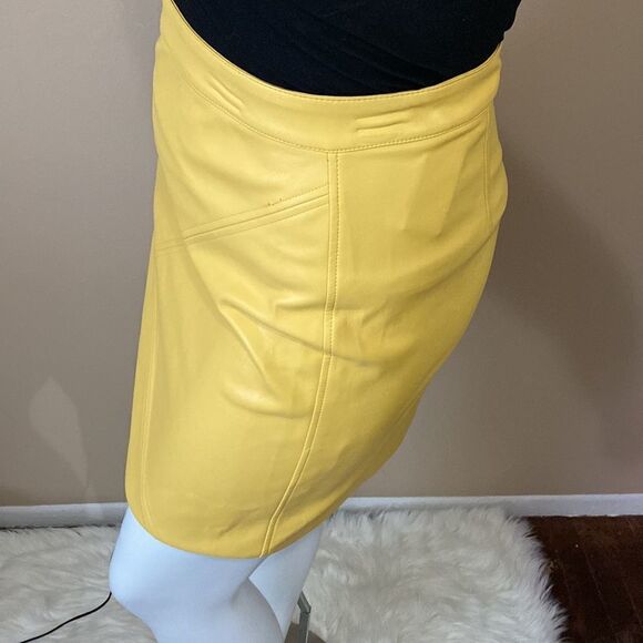 NWT Philosophy Mustard Colored Faux Leather Skirt- Size 10 - Picture 2 of 11